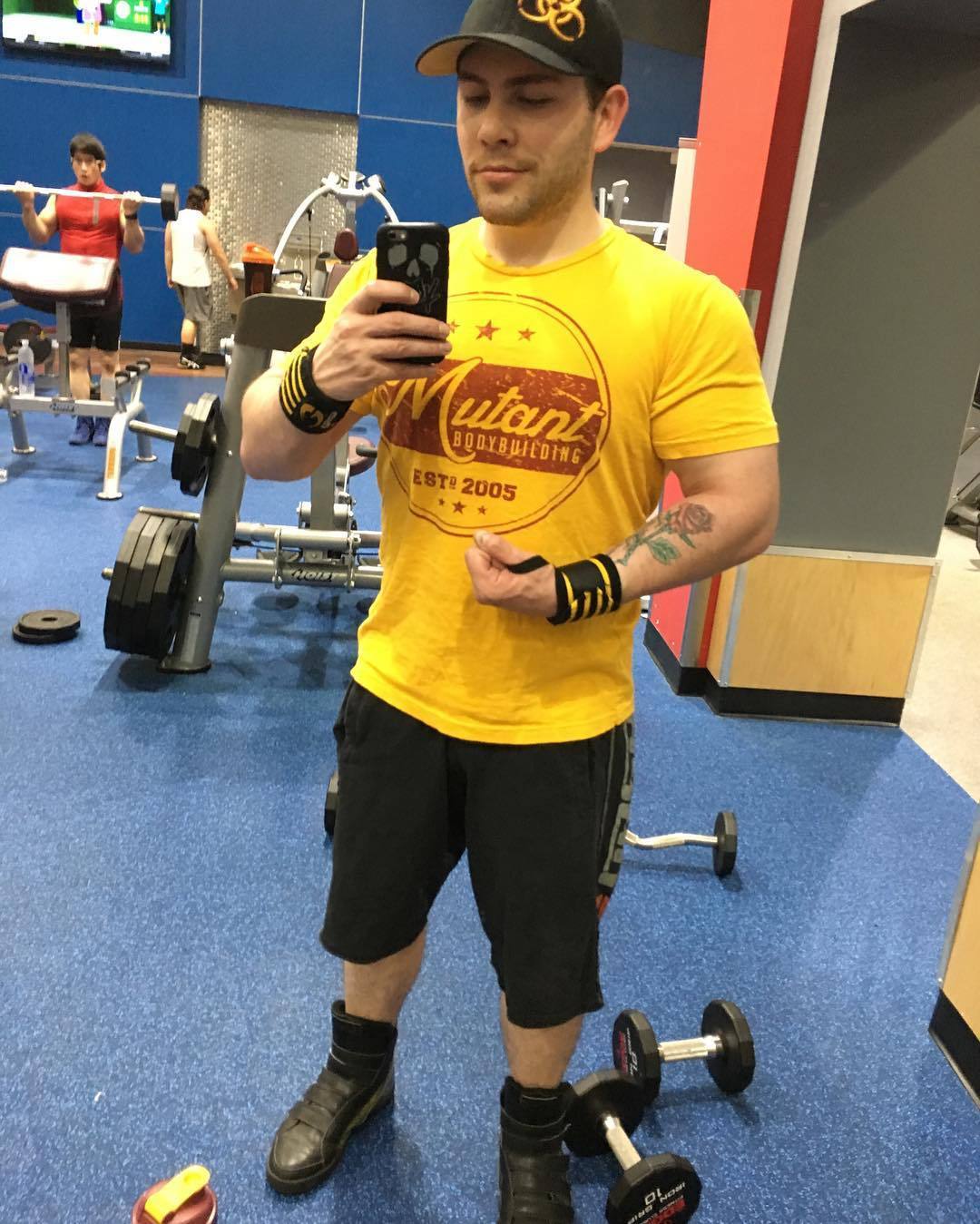 Short Sleeve Tight T-shirt- Mens Gyms