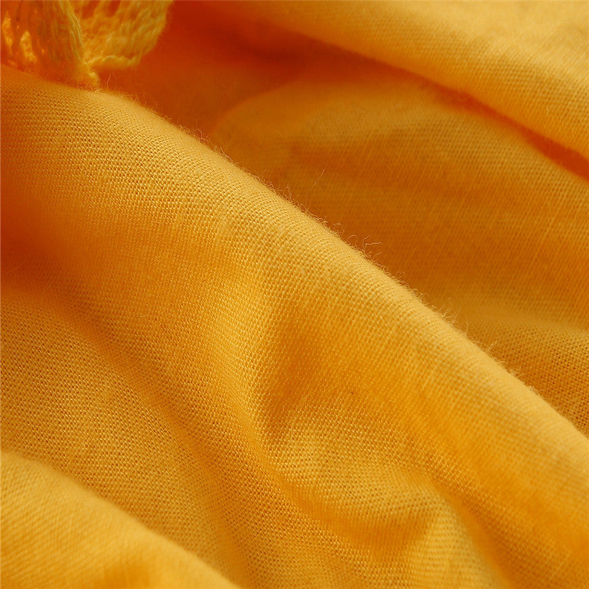 Girls' suit yellow camisole and white lace pants